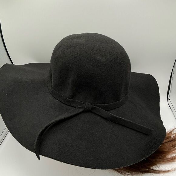 Elegant Vintage Black Wide-Brim Hat with a tie - Picture 1 of 6